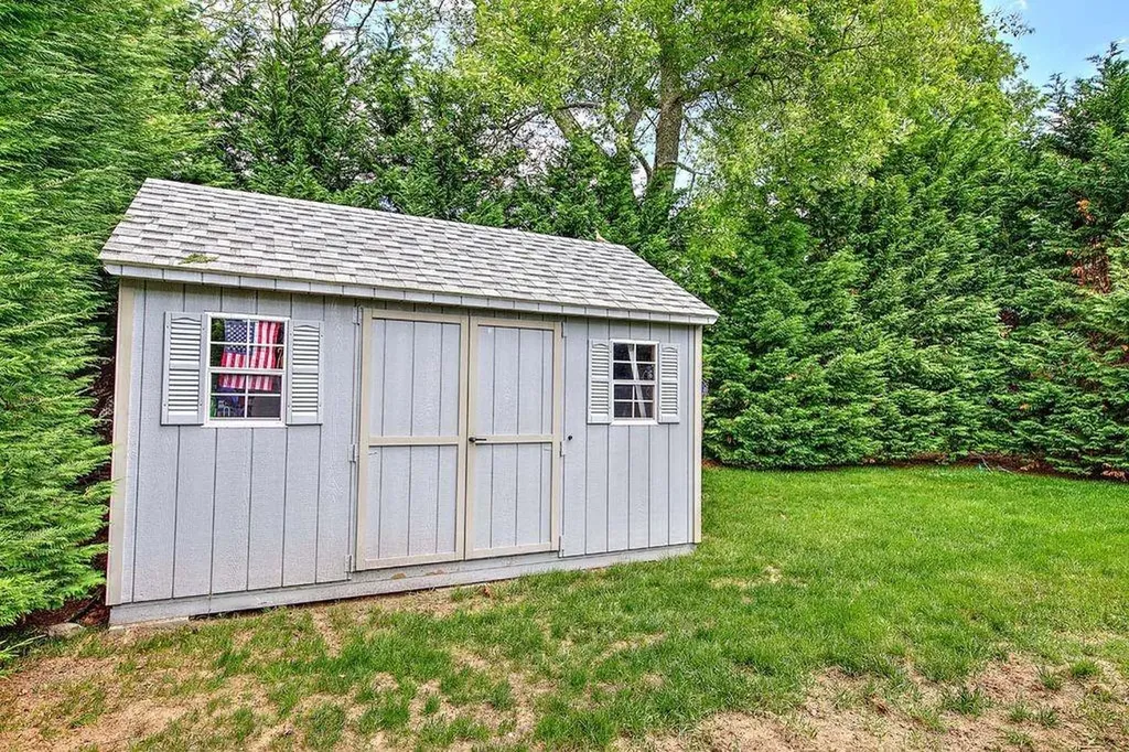 36 Fairway Road Narragansett RI 02882