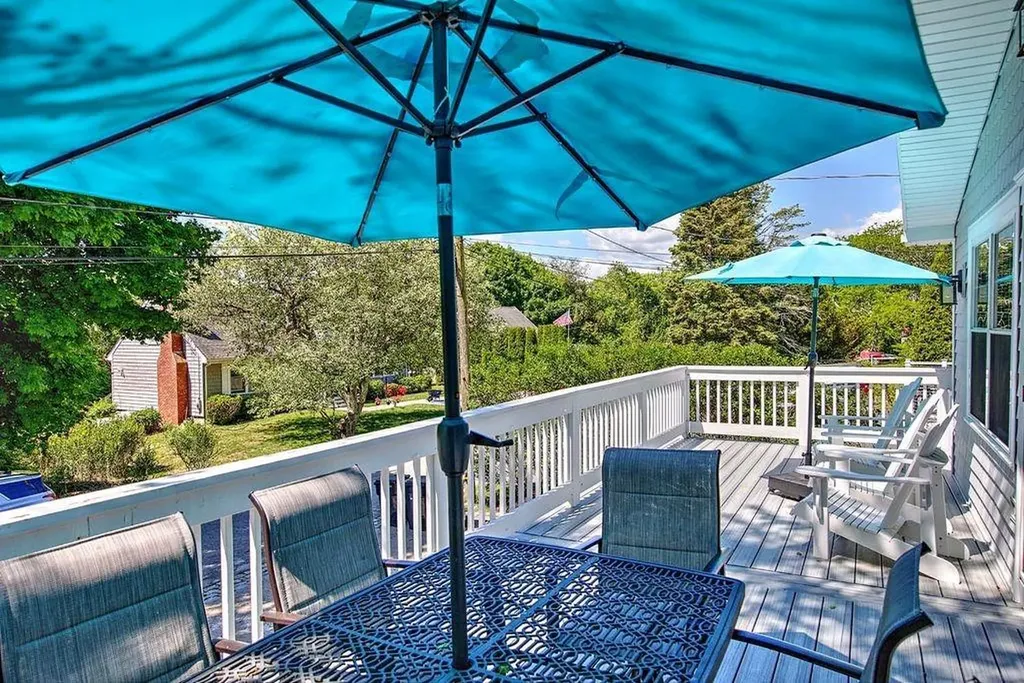 36 Fairway Road Narragansett RI 02882