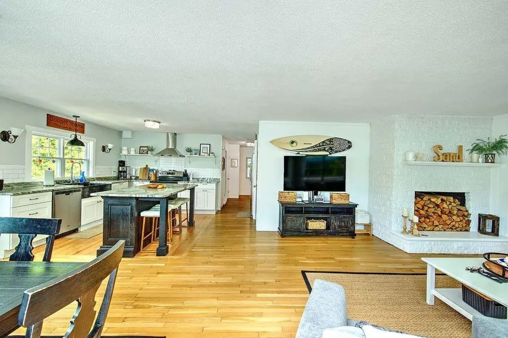 36 Fairway Road Narragansett RI 02882