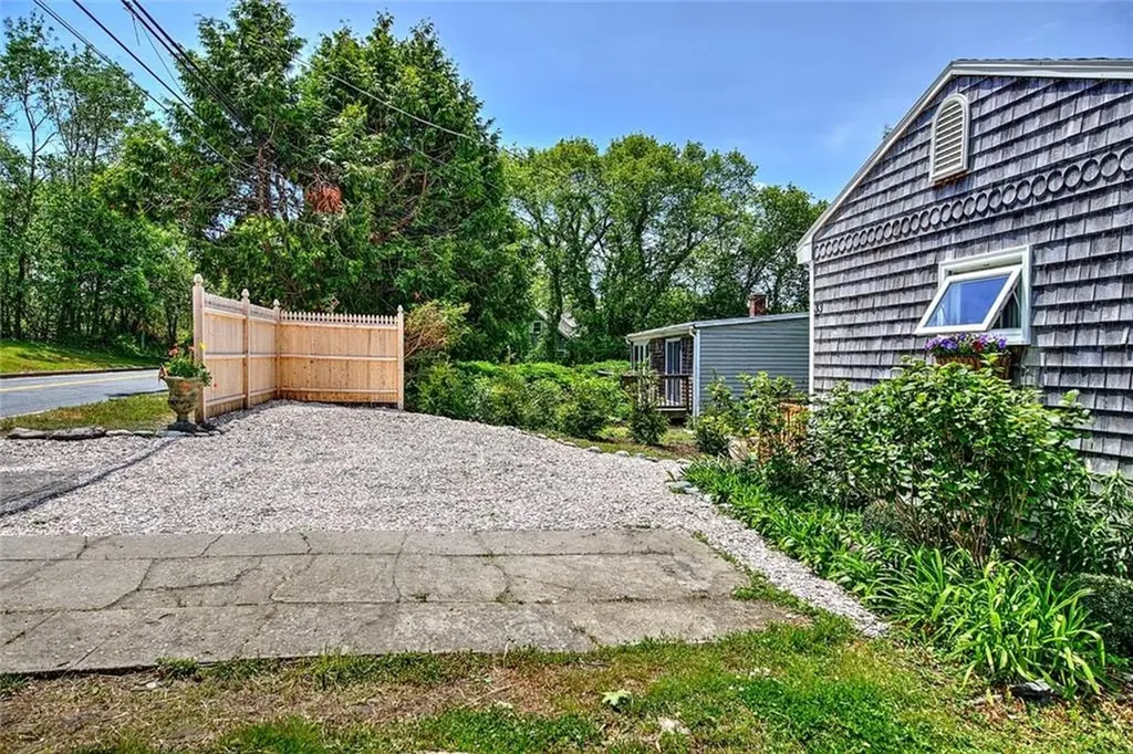 33 West Main Road Little Compton RI 02837