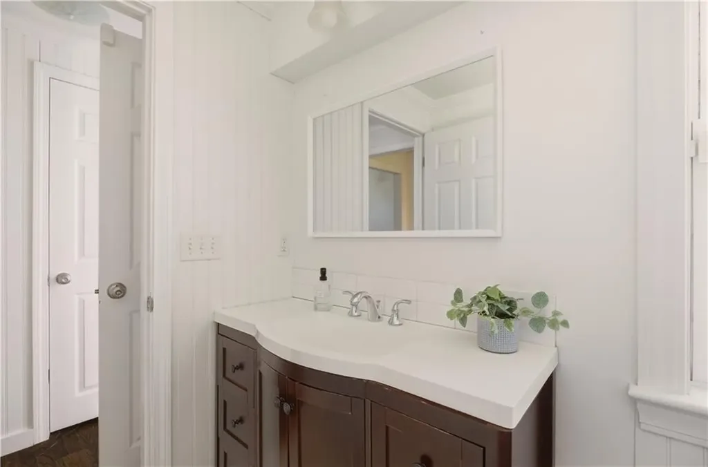 523 Bristol Ferry Road Portsmouth RI 02871