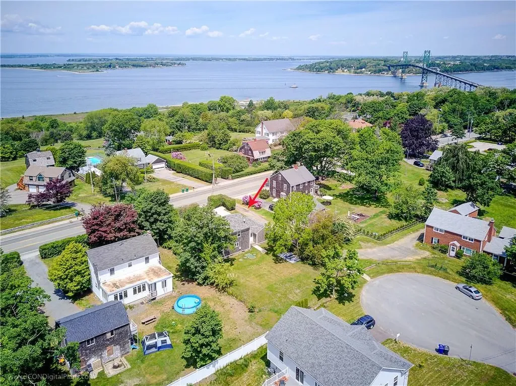 523 Bristol Ferry Road Portsmouth RI 02871
