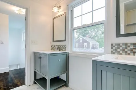 523 Bristol Ferry Road Portsmouth RI 02871