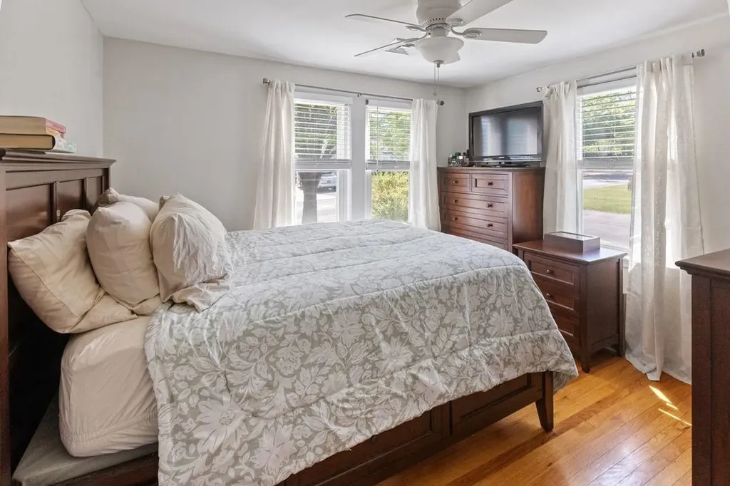 62 Gardiner Avenue East Providence RI 02914