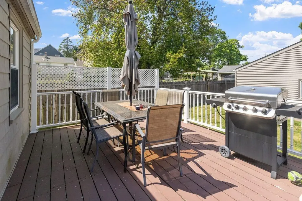 62 Gardiner Avenue East Providence RI 02914