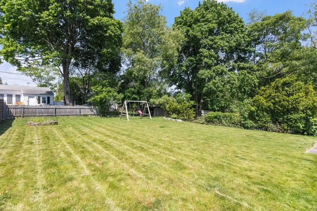 62 Gardiner Avenue East Providence RI 02914
