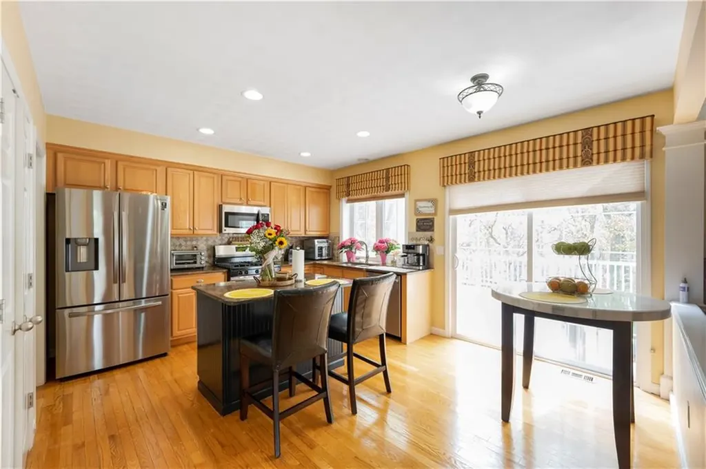 115 Castle Rock Road Warwick RI 02886