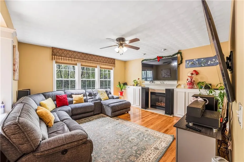 115 Castle Rock Road Warwick RI 02886