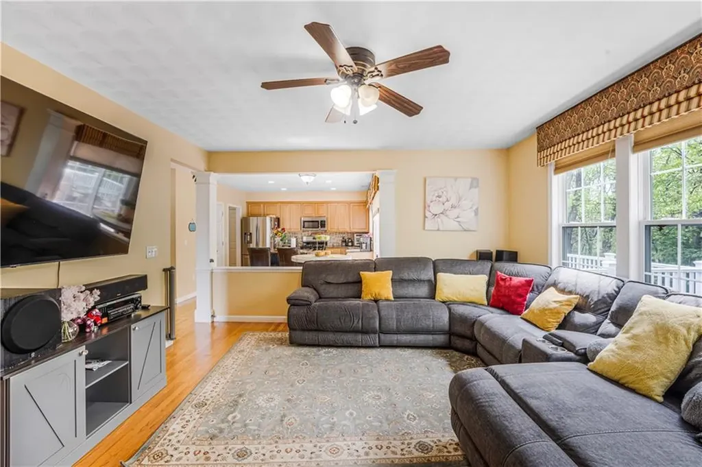 115 Castle Rock Road Warwick RI 02886