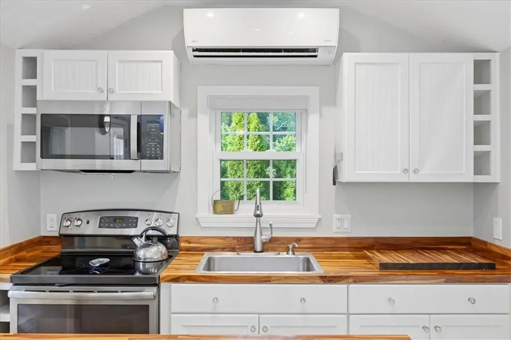 45 Port Avenue South Kingstown RI 02879