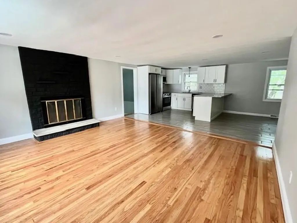 33 Howard Avenue North Providence RI 02911