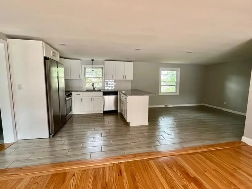 33 Howard Avenue North Providence RI 02911
