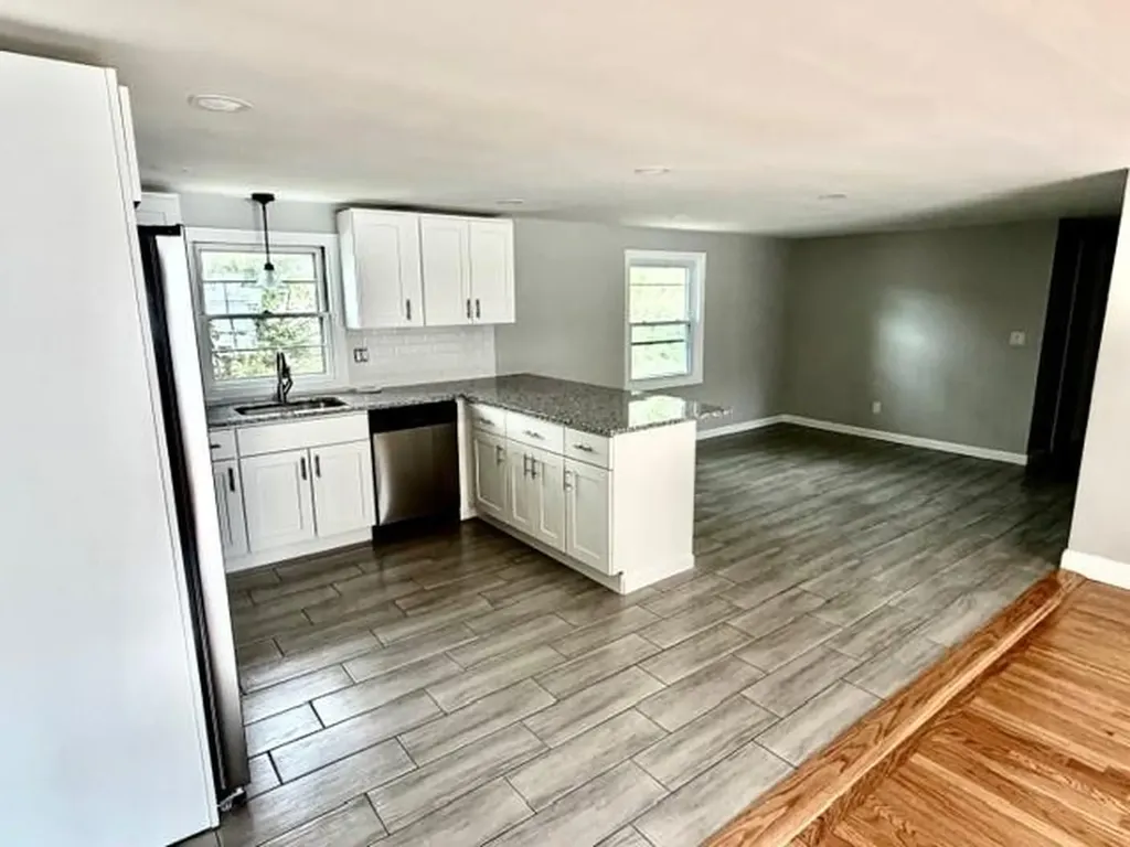 33 Howard Avenue North Providence RI 02911