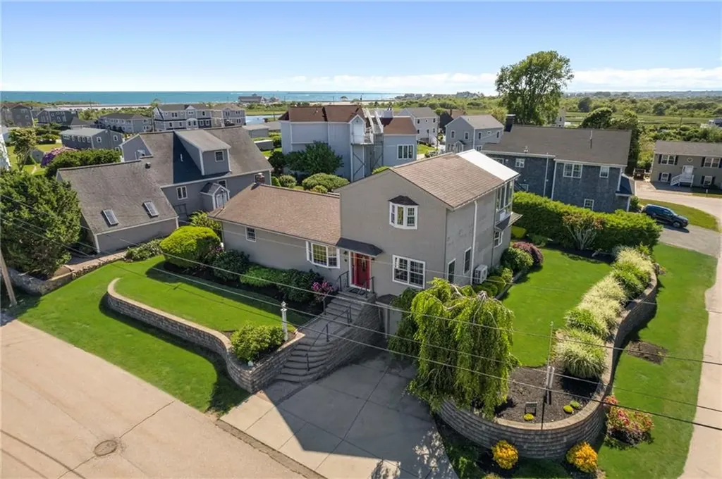 3 Larch Avenue Narragansett RI 02882