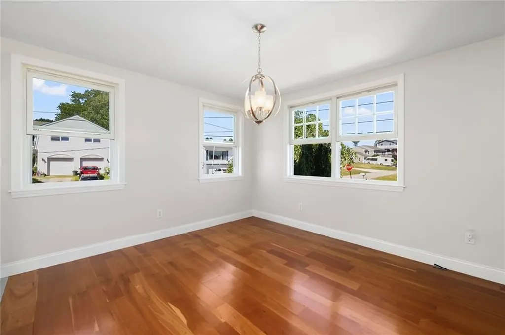 3 Larch Avenue Narragansett RI 02882