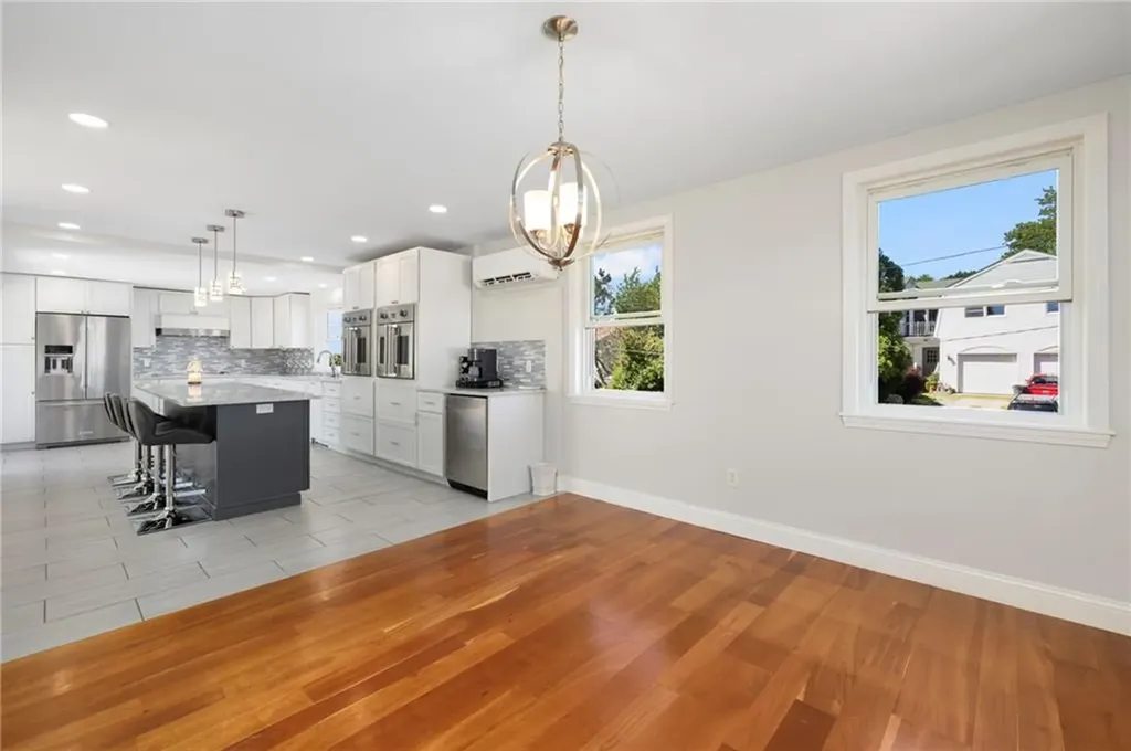 3 Larch Avenue Narragansett RI 02882