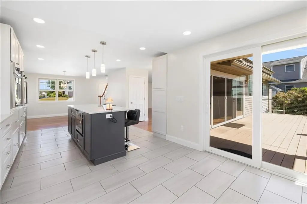 3 Larch Avenue Narragansett RI 02882