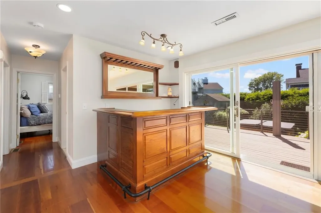 3 Larch Avenue Narragansett RI 02882