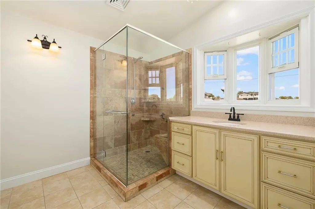 3 Larch Avenue Narragansett RI 02882