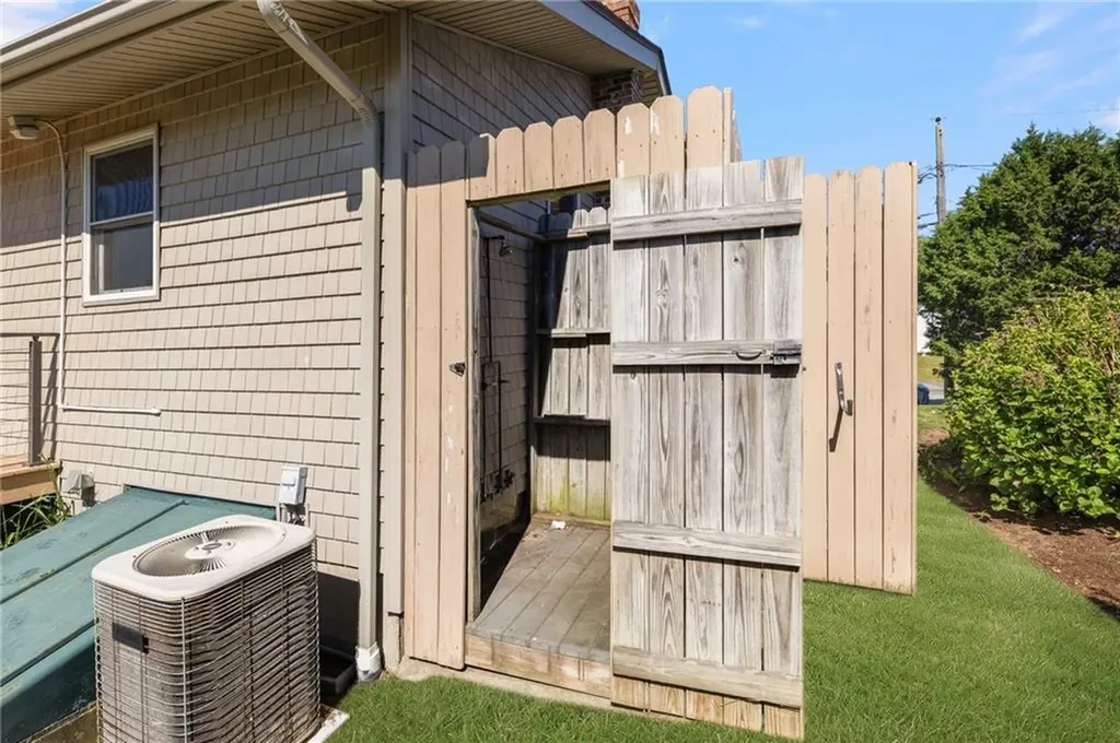 3 Larch Avenue Narragansett RI 02882