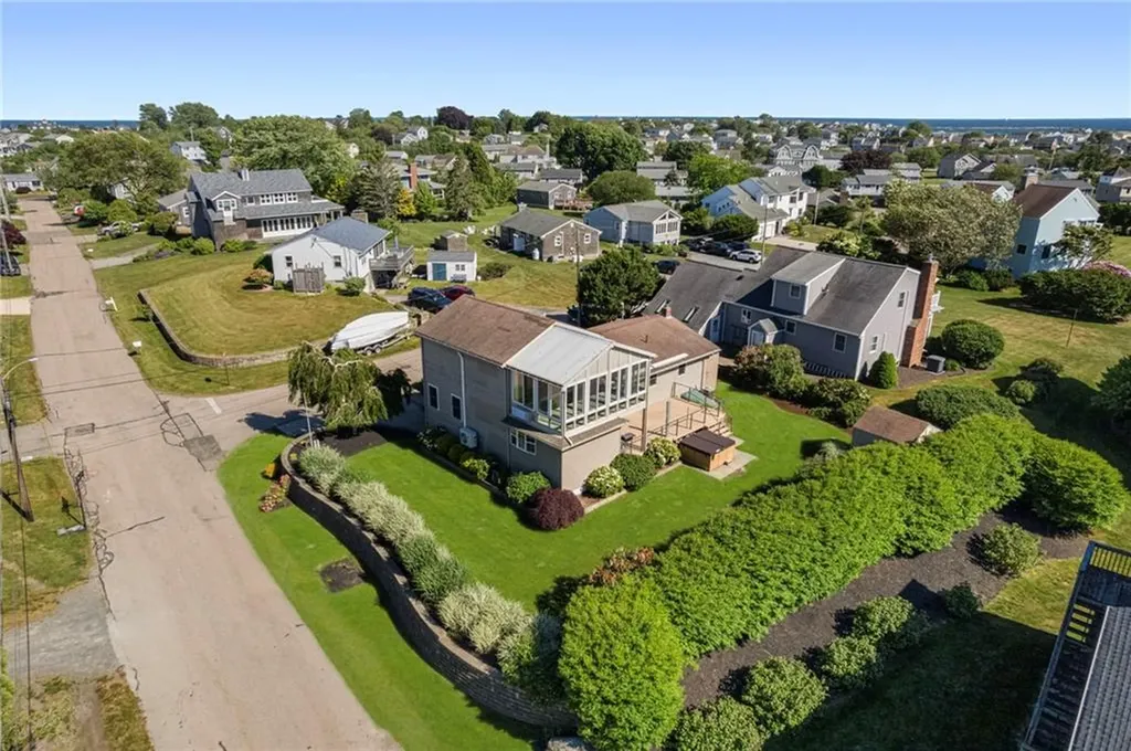3 Larch Avenue Narragansett RI 02882