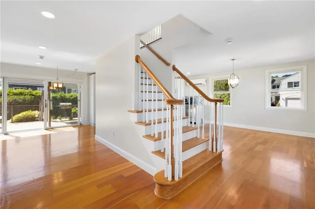 3 Larch Avenue Narragansett RI 02882