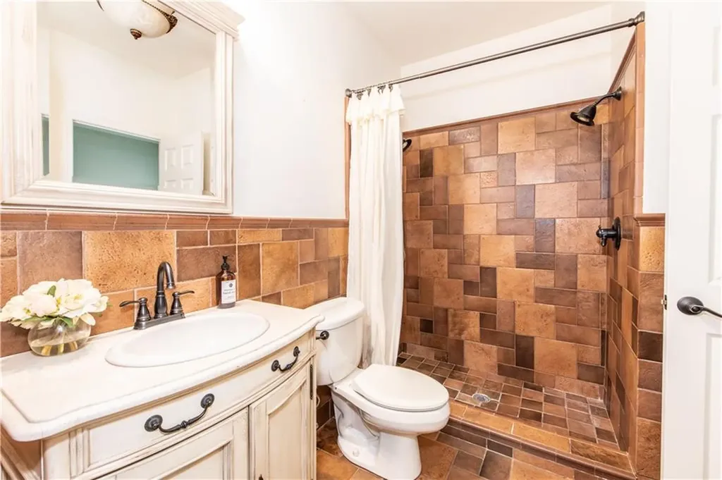 4 Hart Pond Drive North Smithfield RI 02896