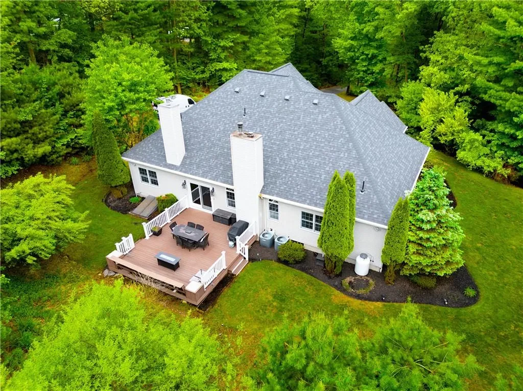 4 Hart Pond Drive North Smithfield RI 02896