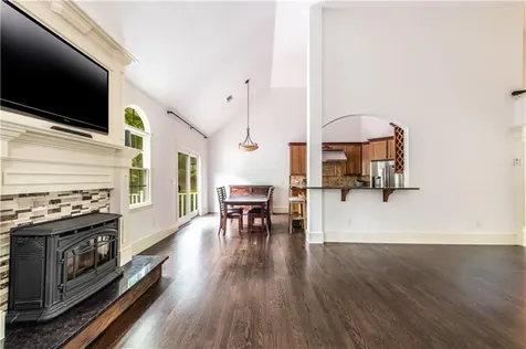 4 Hart Pond Drive North Smithfield RI 02896