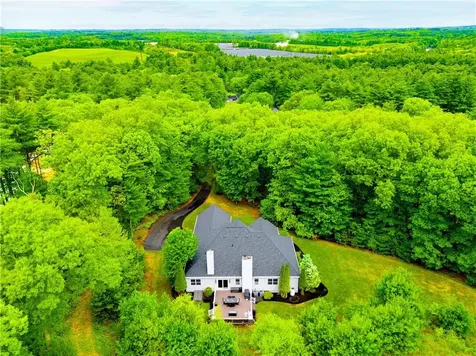 4 Hart Pond Drive North Smithfield RI 02896