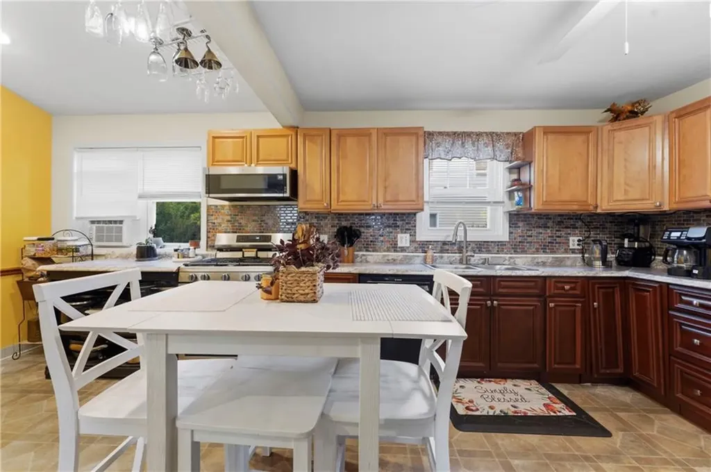 42 Dunbar Avenue East Providence RI 02916