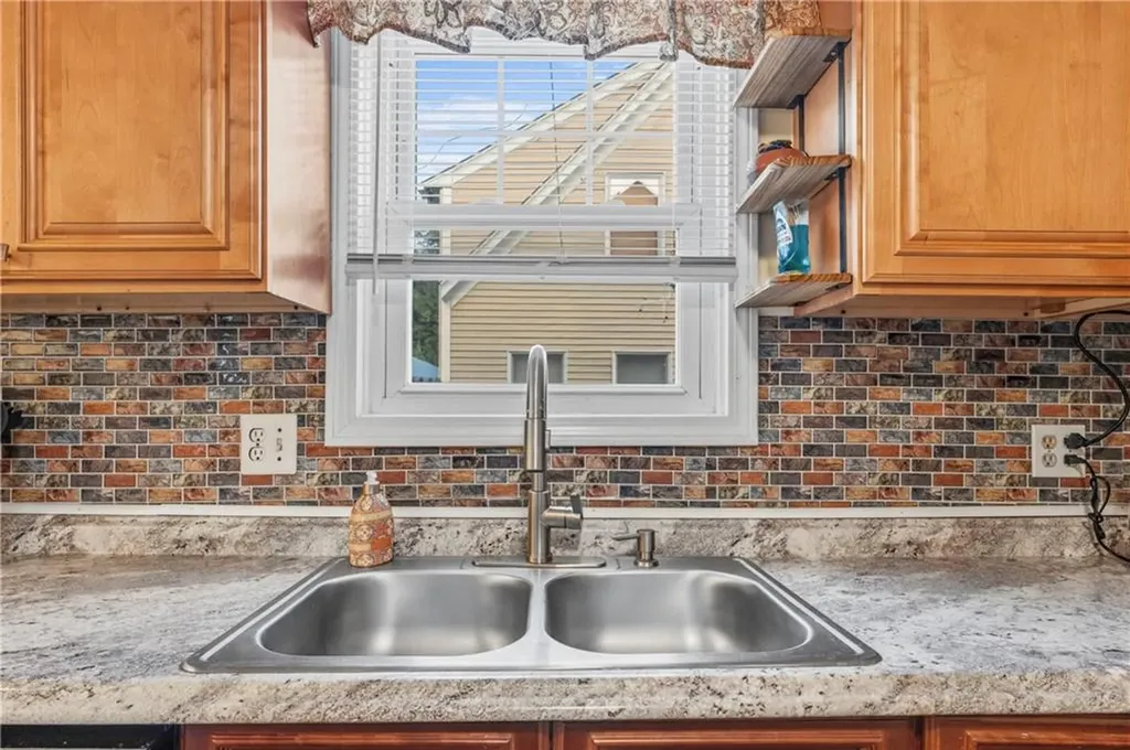 42 Dunbar Avenue East Providence RI 02916