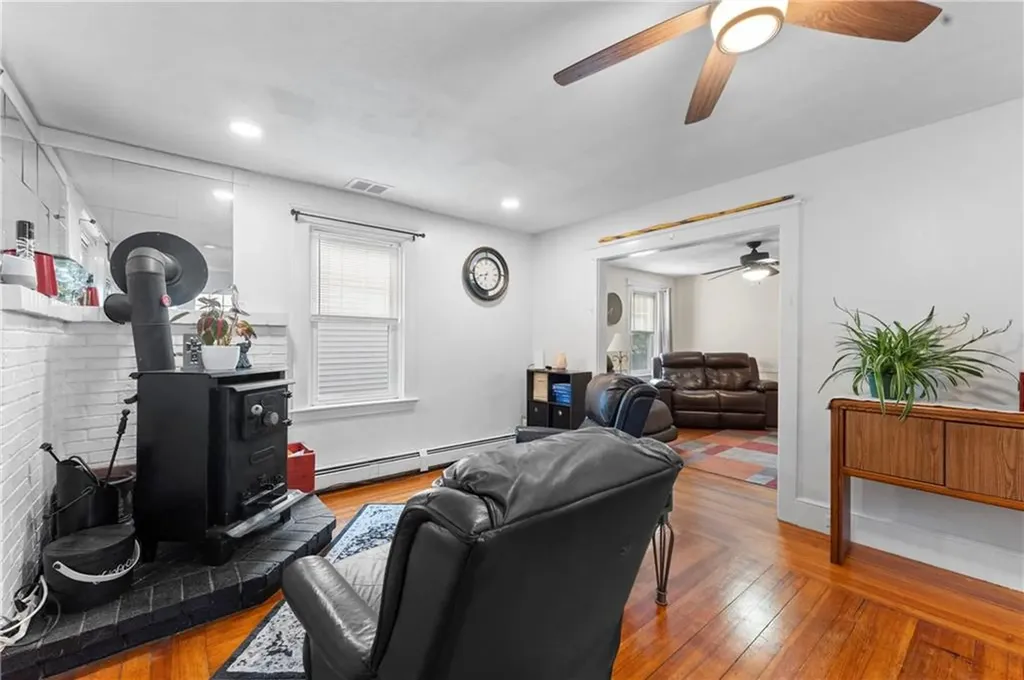 42 Dunbar Avenue East Providence RI 02916