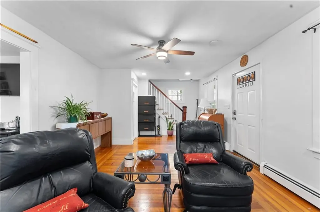 42 Dunbar Avenue East Providence RI 02916