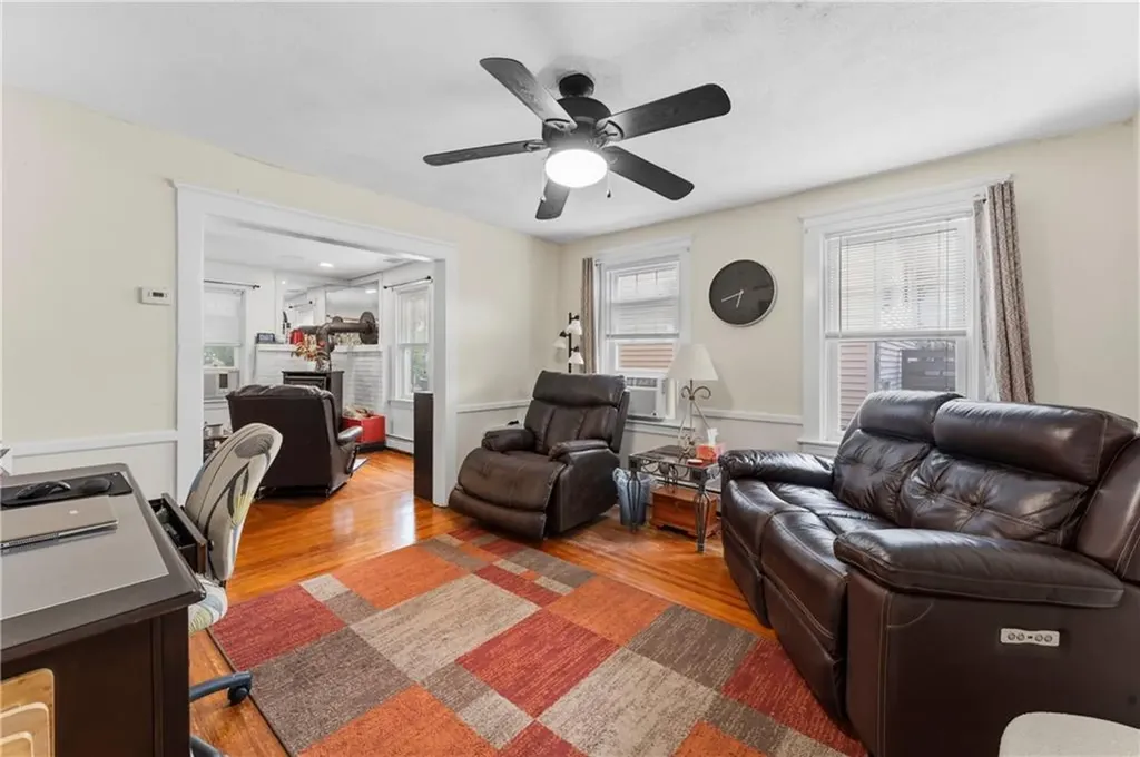 42 Dunbar Avenue East Providence RI 02916