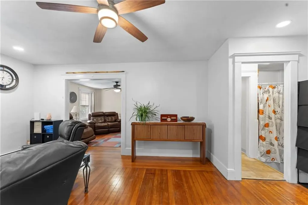 42 Dunbar Avenue East Providence RI 02916
