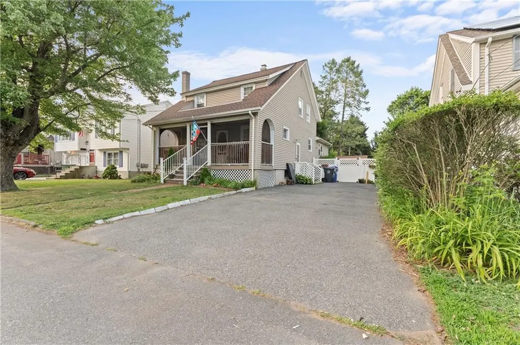42 Dunbar Avenue East Providence RI 02916