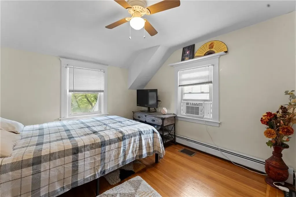 42 Dunbar Avenue East Providence RI 02916