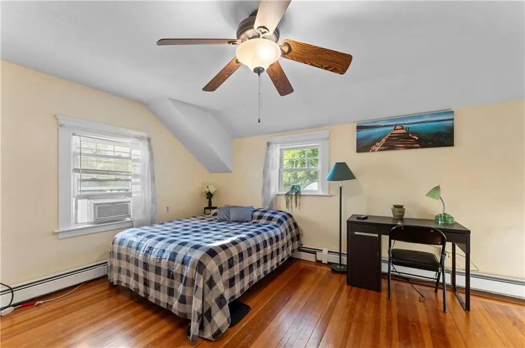 42 Dunbar Avenue East Providence RI 02916