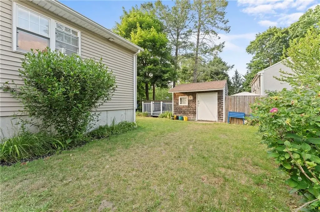 42 Dunbar Avenue East Providence RI 02916
