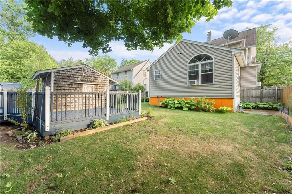 42 Dunbar Avenue East Providence RI 02916