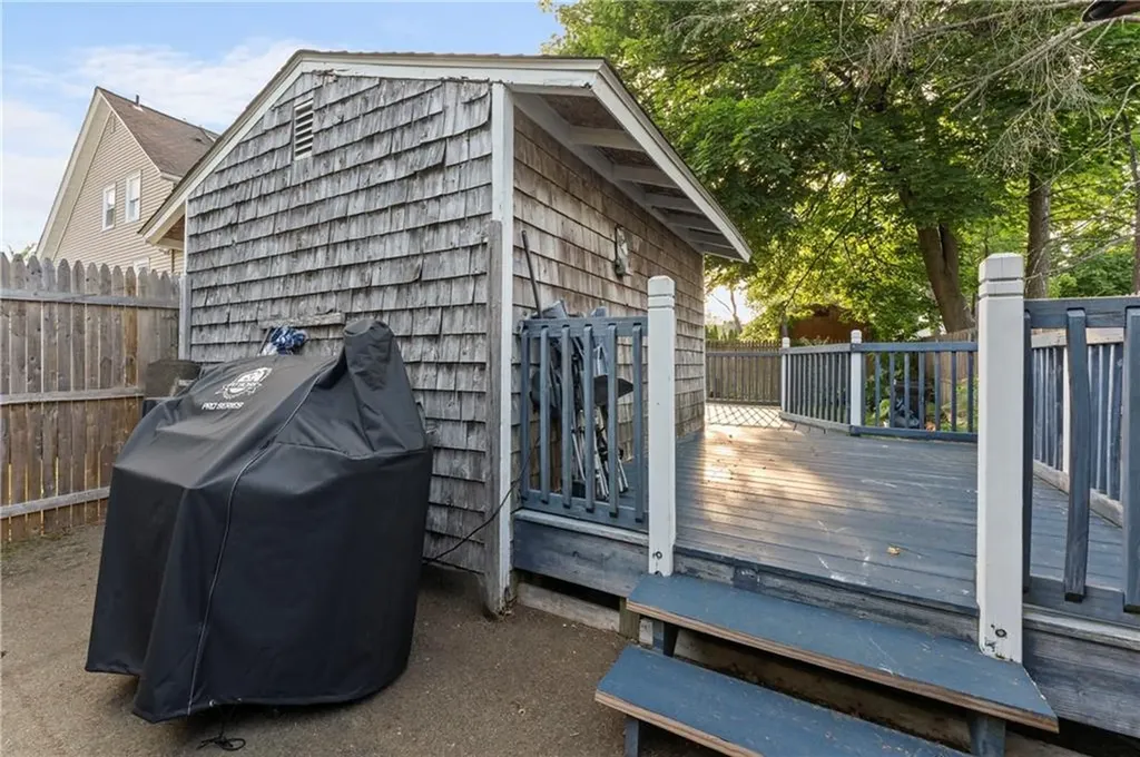 42 Dunbar Avenue East Providence RI 02916