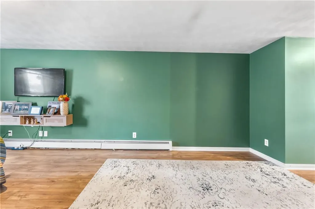 33 Cobb Street East Providence RI 02914