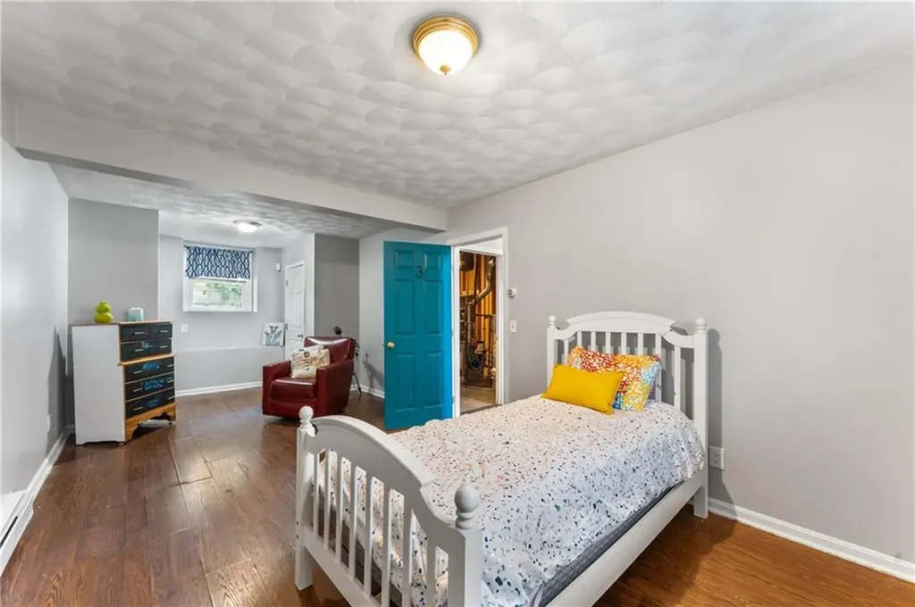 33 Cobb Street East Providence RI 02914