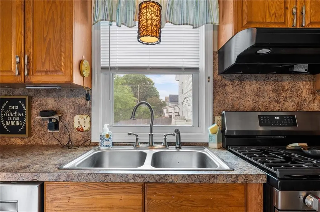 33 Cobb Street East Providence RI 02914