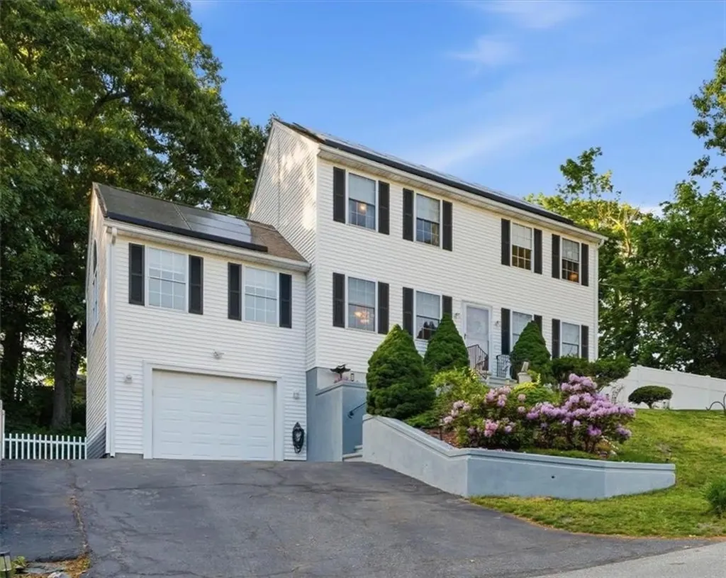 40 Chestnut Grove Avenue Cumberland RI 02864