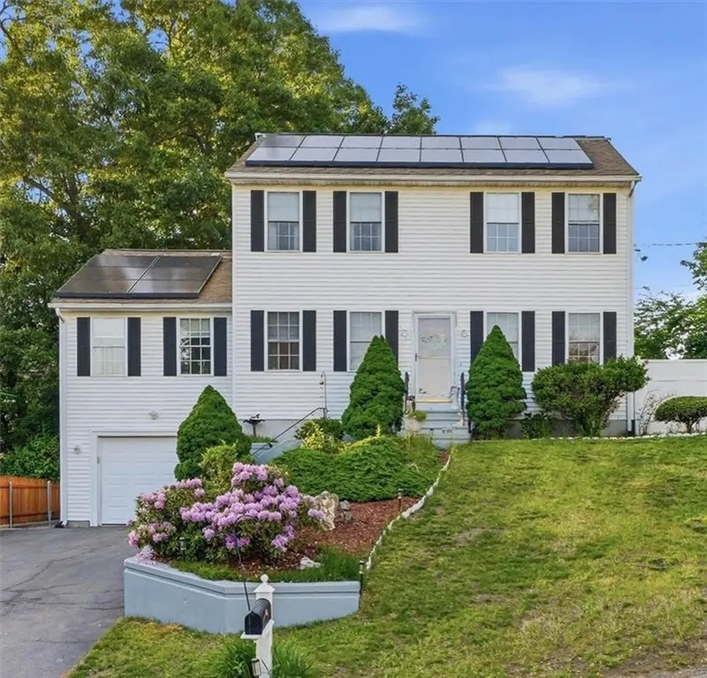 40 Chestnut Grove Avenue Cumberland RI 02864