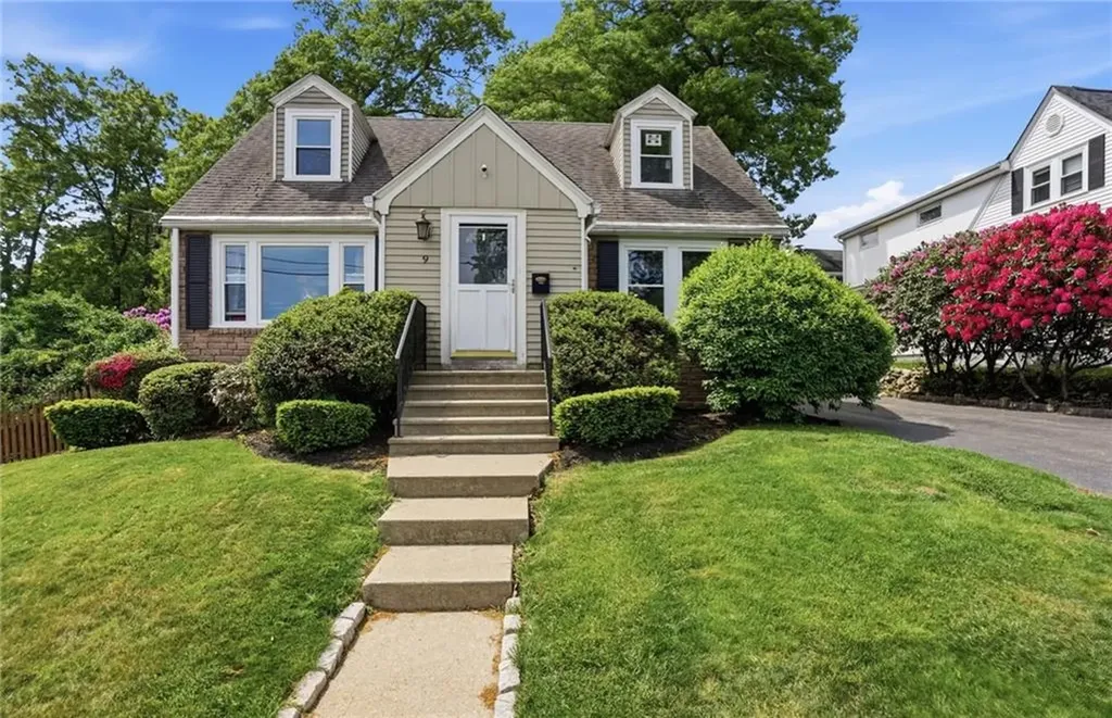 9 West Street North Providence RI 02904