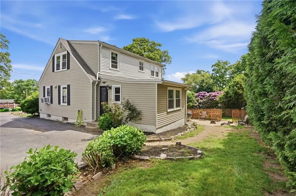 9 West Street North Providence RI 02904