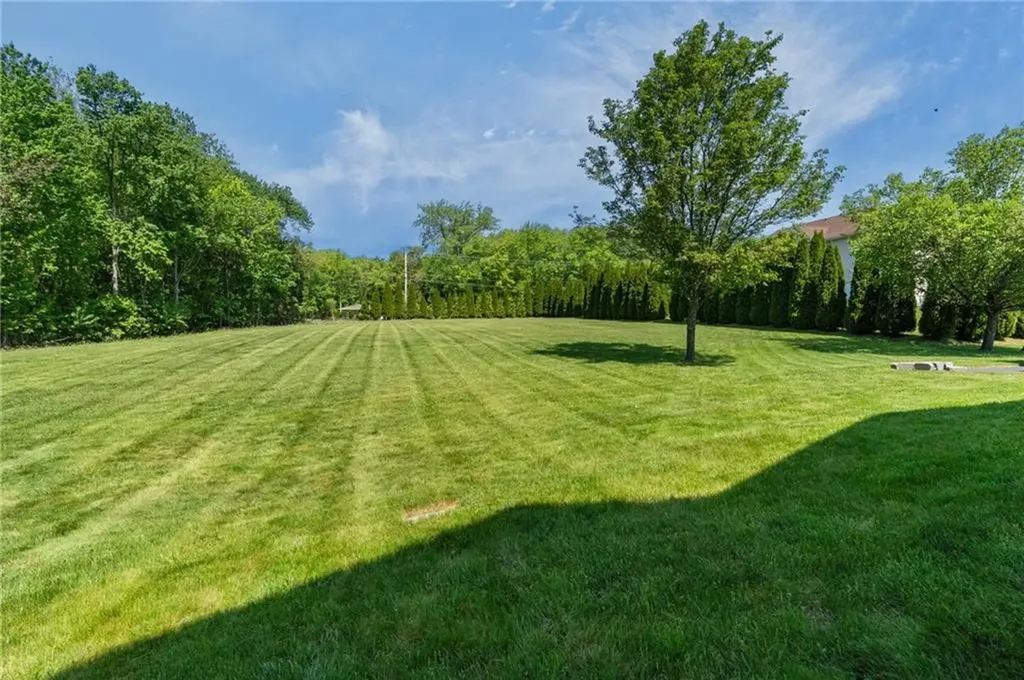 38 Steeple Lane Lincoln RI 02865